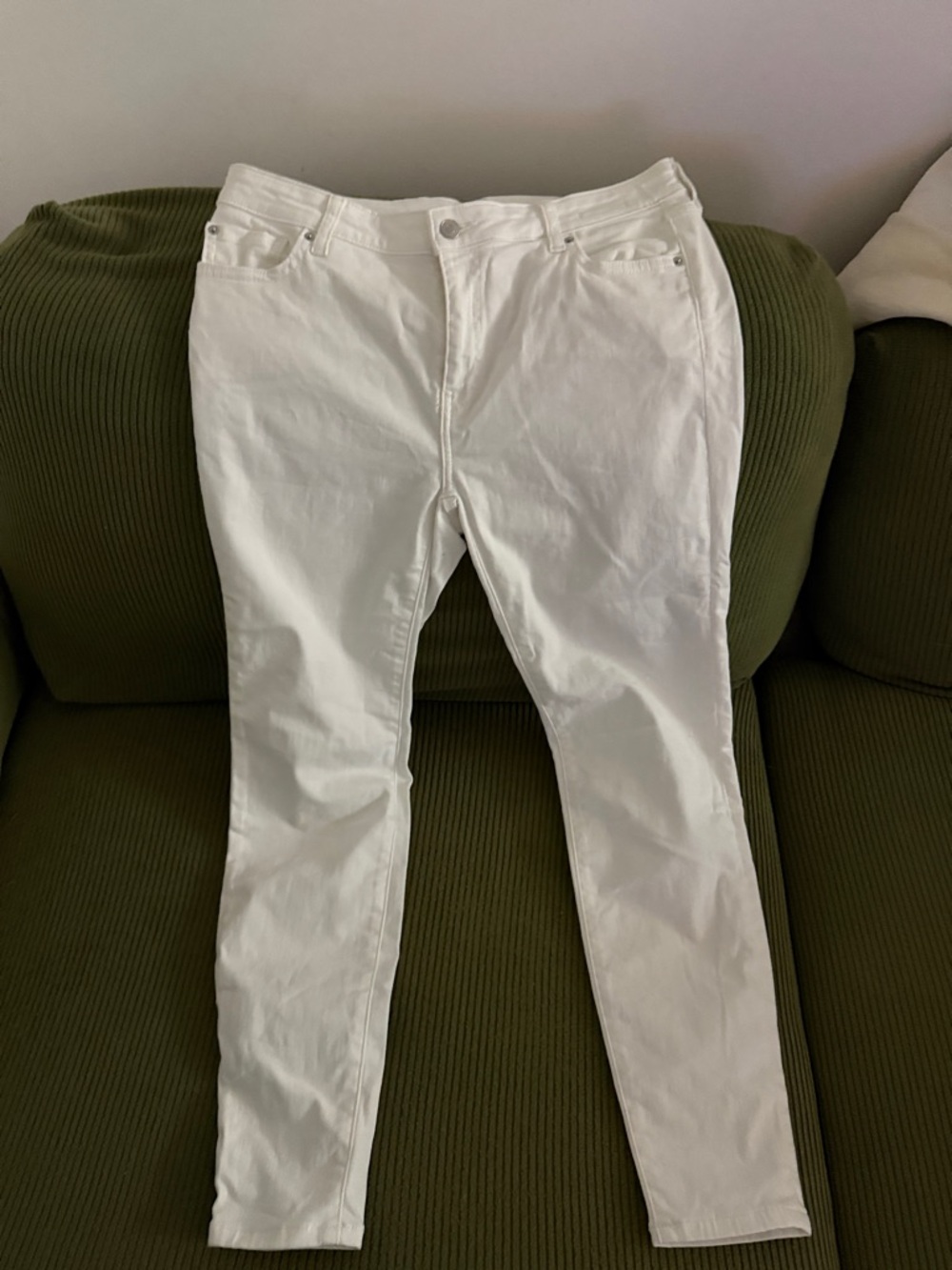Amazon Essentials White Skinny Jeans - Women's
